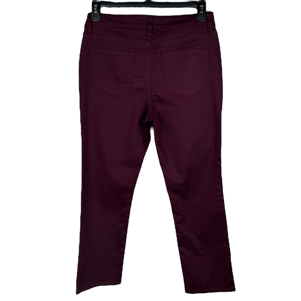 St. John's Bay SZ 8 SHORT Straight Leg Jeans Stretch Mid-Rise Tummy Control New - Picture 4 of 12